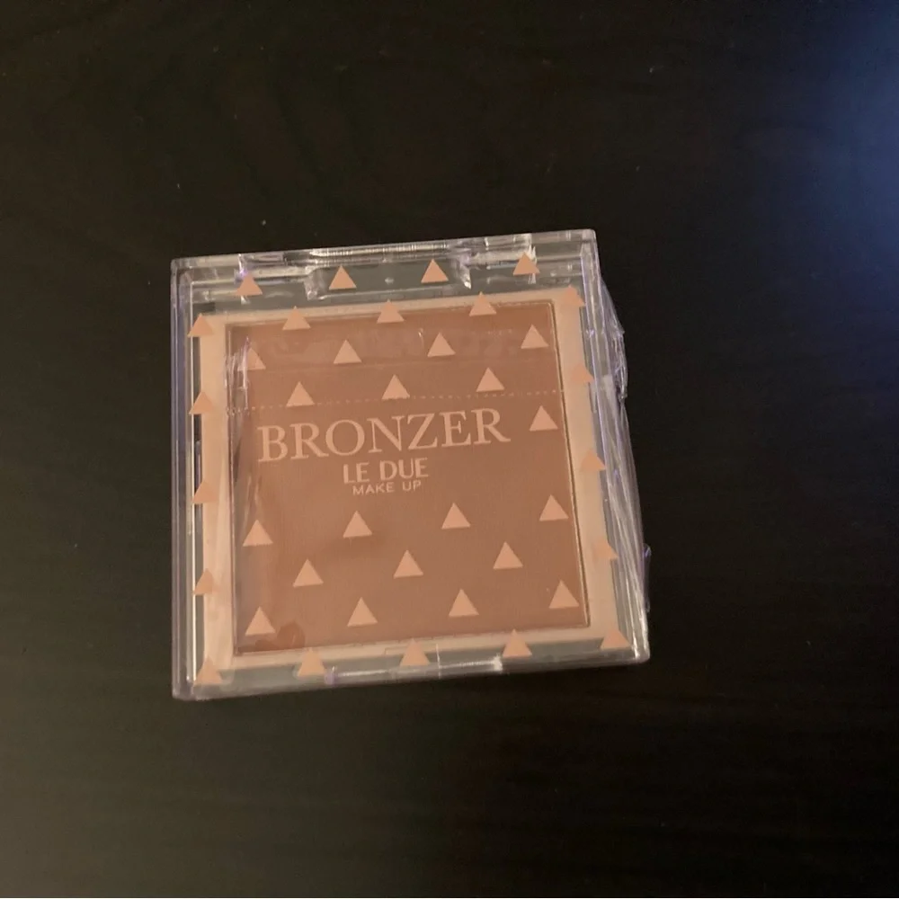 Bronzer Makeup Bronzing Powder - Honey Golden NWT